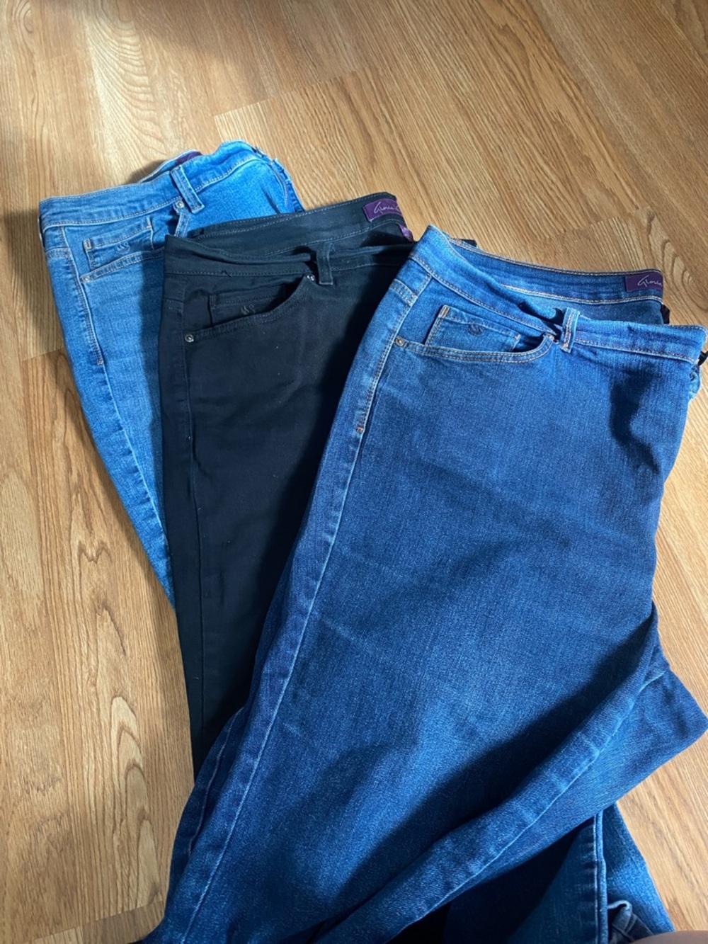 Gloria Vanderbilt Straight Leg Jeans Trio in Dark Blue, Black, Light Blue